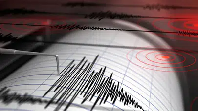 Balıkesir Sındırgı'da 6,1 büyüklüğünde meydana gelen deprem, İzmir, İstanbul ve çevre şehirlerde hissedildi
