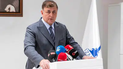 İzmir Büyükşehir Belediye Başkanı Cemil Tugay: Cumhuriyet milyonların talebini dile getiren bir yönetim biçimidir