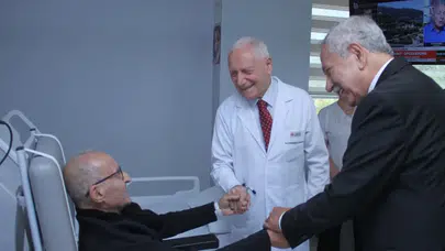 Bülent Arınç, CHP eski Genel Başkanı Hikmet Çetin'i ziyaret etti