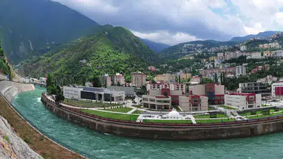 Çoruh Üniversitesi'nde açılan kitap standına özel güvenlik müdahalesi