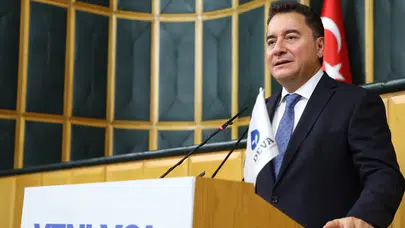 Ali Babacan'ın hedefinde "CHP'li troller" vardı: Kafalarında sürekli hinlik, ona buna parmak sallıyorlar