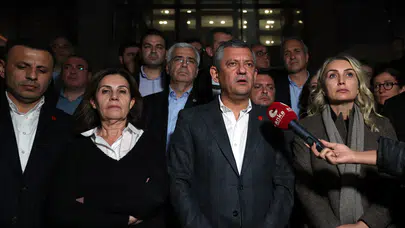 CHP LİDERİ ÖZGÜR ÖZEL: BUGÜN BİZİM İÇİN BİR BİTİŞ DEĞİL, BAŞLANGIÇTIR; BU ACİZLER BİTMİŞTİR
