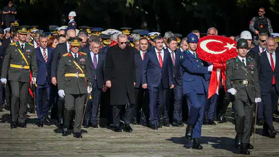 Cumhurbaşkanı Erdoğan, Anıtkabir'de Cumhuriyet Bayramı'nı kutladı
