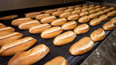 İzmir Halk Ekmek, artan maliyetlere rağmen ekmek fiyatını 10 TL'ye sabitledi