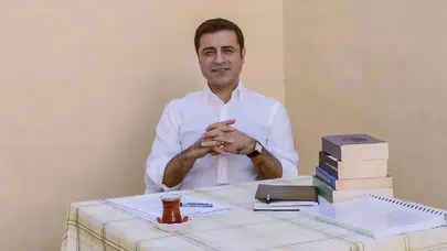 Selahattin Demirtaş: Kardeşliğin hukuku yüreklerde olmalı, yasalar sonrası krize dönüşmesin