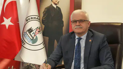 Burhaniye Belediye Başkanı Deveciler, Atatürk'ü anma mesajında milli birlik ve bağımsızlık vurgusu yaptı