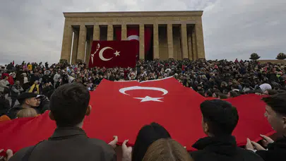 10 Kasım'da Anıtkabir'i 1.2 milyon kişi ziyaret etti, rekor kırıldı