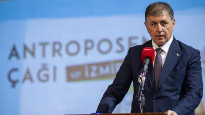 İzmir'de Antroposen Çağı Tartışıldı: Başkan Tugay, Yeni Politikalar Üzerine Vurgu Yaptı