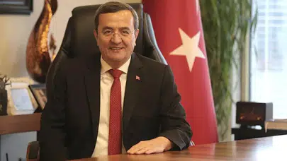 Narlıdere Belediye Başkanı Abdül Batur'dan Demokrasi Mesajları
