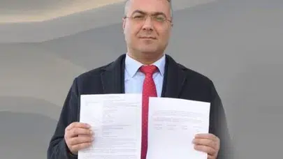 'Yaşasın Cumhuriyet diyerek' Özgür Kaya İstifa Etti