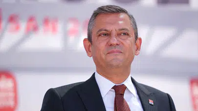 CHP lideri Özgür Özel, Regaip Kandili’nde barış ve huzur mesajı verdi