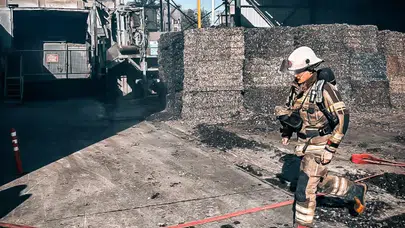 İtfaiye ekiplerinden Bornova'da çimento fabrikasında başarılı yangın tatbikatı