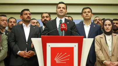 Cem Aydın'dan mevkidaşına: Biz sizi liyakatsız atamalarla, diğer gençlerin hakkına girerek bir yerlere gelirken görüyoruz