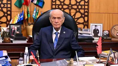 MHP lideri Devlet Bahçeli: İstanbul’un hırsızlık, rüşvet ve yolsuzluk sarmalına mahkum edilmesi yürekleri acıtan büyük bir yara