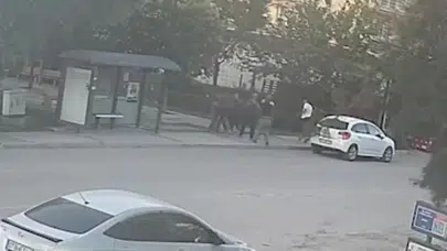 İzmir'de silahlı kavga çıktı! 3 kişi vuruldu, 1 çocuk darp edildi