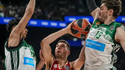 Olympiakos, Panathinaikos'u 97-93 Yenerek EuroLeague üçüncüsü Oldu