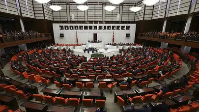 CHP İzmir Milletvekili Ümit Özlale: Her 4 kişiden 1'i kredi kartının minimum tutarını bile ödeyemiyor