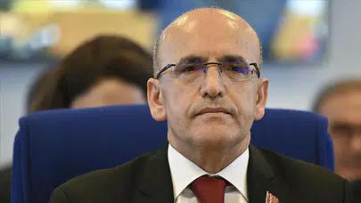 Bakan Şimşek: Dezenflasyon sürecinde ortaya çıkabilecek etkilere yönelik gereken tedbirleri bütüncül bir yaklaşımla hızla devreye alıyoruz