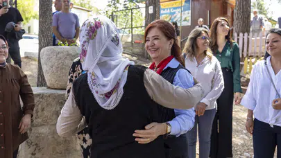 MERSİNDEN KADIN KOOPERATİFİ BAŞKANI MERAL SEÇER, ÜRETİCİ KADINLARLA BİR ARAYA GELDİ