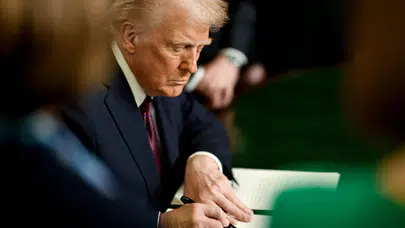 ABD Başkanı Trump, AB'ye Uygulanacak Yüzde 50'lik Gümrük Vergisini Erteledi