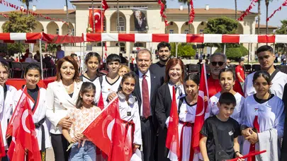 MERSİN’DE 19 MAYIS KUTLAMALARI RENKLİ GÖRÜNTÜLERE SAHNE OLDU