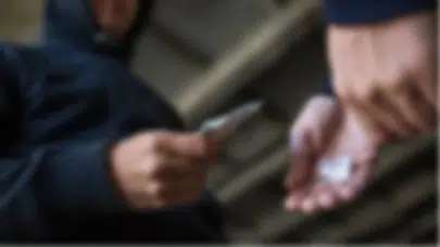 CHP: Okul Önleri Zehir Tacirlerinin Yuvası Oldu! Güvenlik Zafiyeti Kimin Sorumluluğunda?