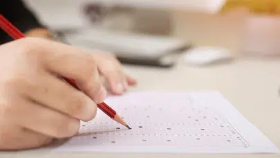 1 milyon 10 bin 916 öğrencinin girdiği Liselere Geçiş Sınavı başladı