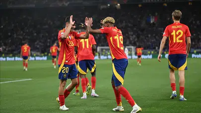 UEFA Uluslar Ligi şampiyonu yarın belli olacak