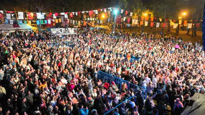 Antalya Yörük Türkmen Festivali’ne Funda Arar  damga vurdu