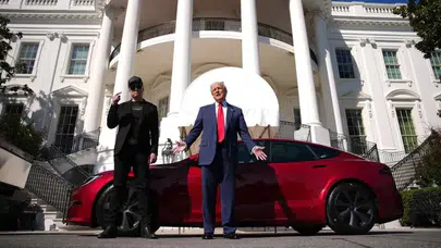 Trump, Tesla'sını satacak mı?