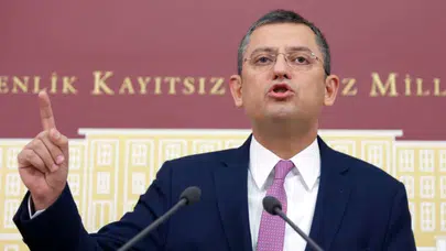 CHP'Lİ ÖZEL:'AKP İÇİNDEN ÇOK SARSICI AYRILIKLAR, İSTİFALAR DUYABİLİRİZ'