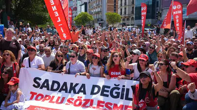 İzmir'de grev 7’nci gününde: Halaydan yorulduk, imzalanınca samba yapalım