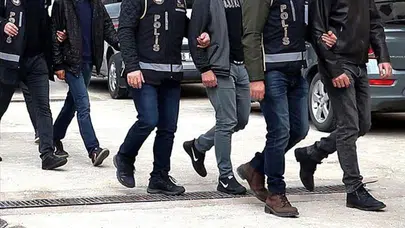 'FETÖ'nün öğrenci yurtlarına 20 ilde operasyon; 35 gözaltı