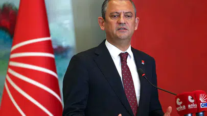 Özel CHP mitinginde konuştu: "Bizim 47 yıl gösterdiğimiz anlayışı, sabrı, 47 gün göstermediler"