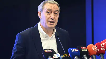 Tuncer Bakırhan: “Biz kimsenin ilk yardım çantası değiliz. Sandıkta başı gözü yarılana, her daim pansuman için yetişecek yedek güç olmadığımızı belirtmek istiyoruz”