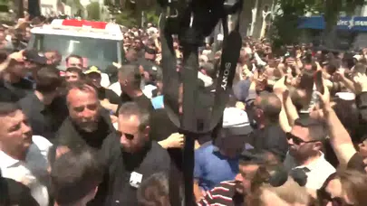 Ferdi Zeyrek şehzadeler ilçesindeki Çatal Mezarlığı'nda toprağa verildi