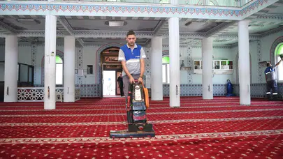 Konyaaltı'nda kurban bayramı öncesi ibadethane temizliği yapıldı