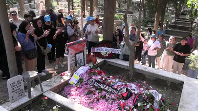 Ferdi Zeyrek'in mezarına ziyaretçiler akın etti: Onun gibisi bir daha gelmez