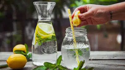Ödemleri resmen yok ediyor! Bu karışım vücutta yağ bırakmıyor