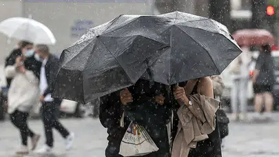 Ankara'da Hava Durumu: Yağmur ve Güneş Arasında Denge Hüküm Sürdü