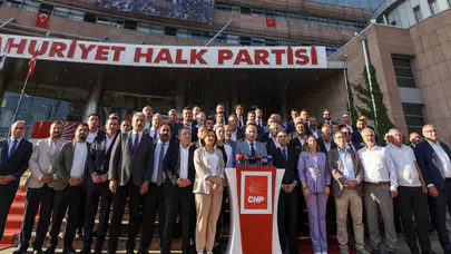 CHP 81 İl Başkanı Özgür Özel'e tam destek verdi ve ekledi: CHP Halkın Partisidir