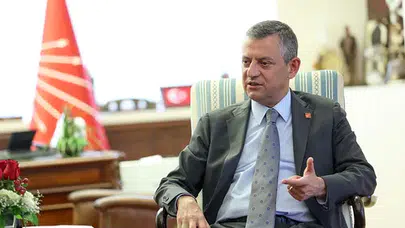 Özgür Özel, KESK ve Eğitim-Sen temsilcilerini makamında kabul etti