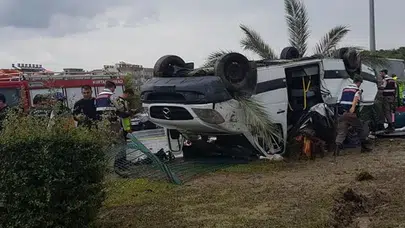 Antalya'da tur minibüsü devrildi: Ölü ve yaralılar var