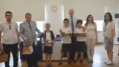 Atık Pil Yarışmasında Birinci 'TED' Öğrencileri Oldu