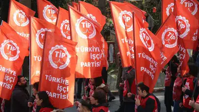 TİP İzmir’den “Kölelik Yasası” Tepkisi: “Emeği Hedef Alan Her Kararın Karşısındayız!”