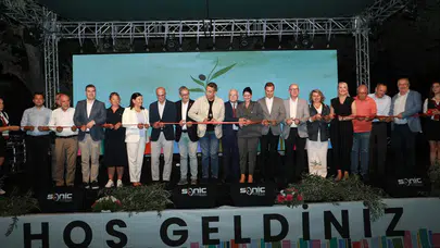 6. Burhaniye Kitap Fuarı Görkemli Açılışla Başladı