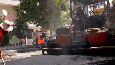 Çankaya'da asfalt atağı: Bozuk yollara son, 2025'te 100 bin ton asfalt hedefi!