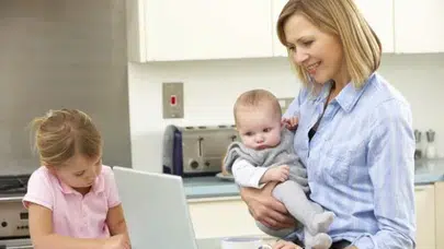 Asu Kaya: Yarı zamanlı çalışmaya karşı kreşlerin artırılması ve hakların korunması şart