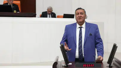 Niğde Müzesi Kapatıldı: Ömer Fethi Gürer TBMM’ye Taşıdı, Bakan Ersoy’dan Güçlendirme Yanıtı