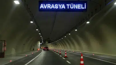 Sosyal medyada günün konusu Avrasya Tüneli'ndeki İngilizce tabela: Bir harfle bütün anlam değişti